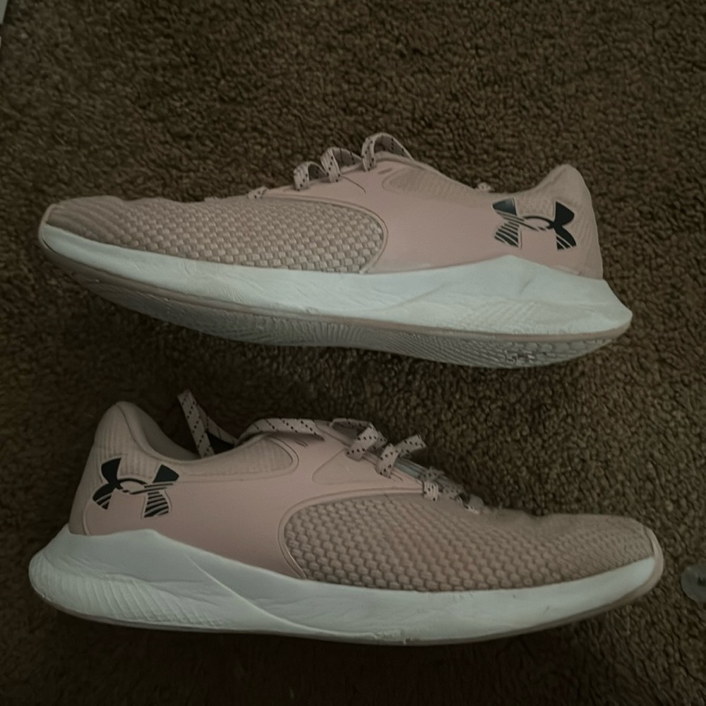 Woman’s running shoe, under armor